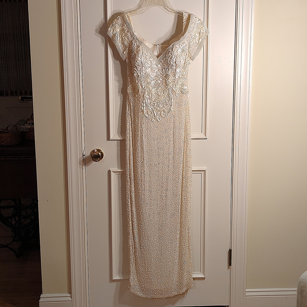 Alvce Designs Off the Shoulder Wedding Gown Size 10